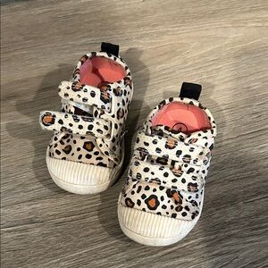 Cat & Jack Leopard Print Shoes with Velcro straps Size 4